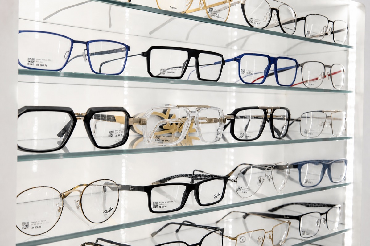 Színes Etnia Barcelona szemüvegkeretek a Rezsnák Optikánál